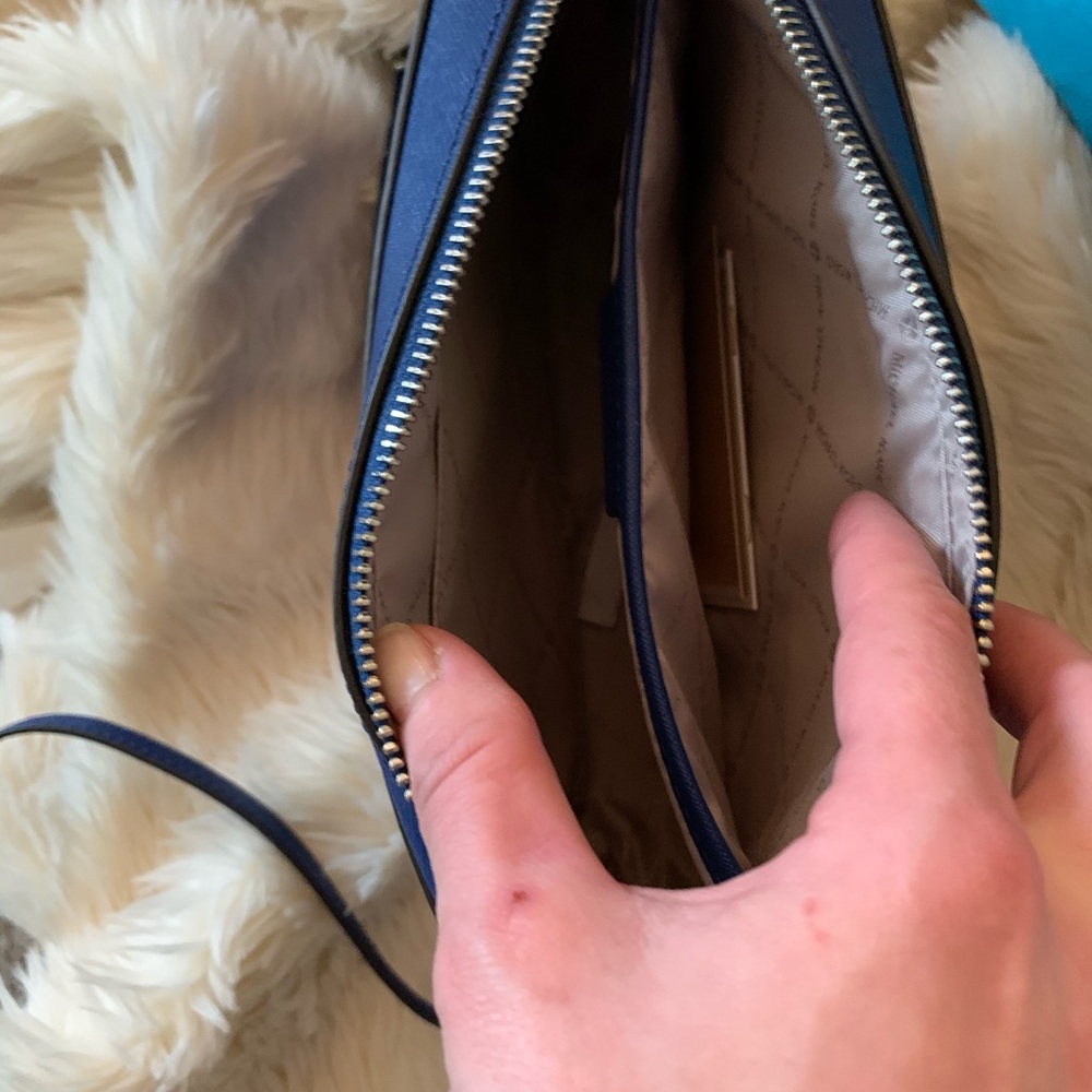 MICHAEL KORS BAG & WRISTLET. “COBALT… - Picture 4 of 8